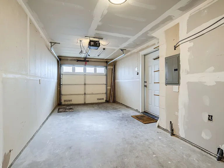 3601 Gilman Ave W — Photo 2