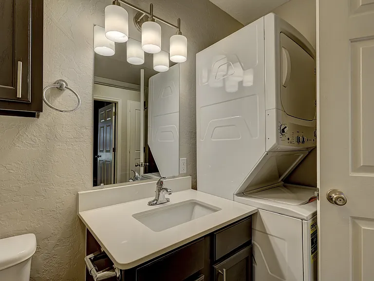 Oak Place — Photo 17