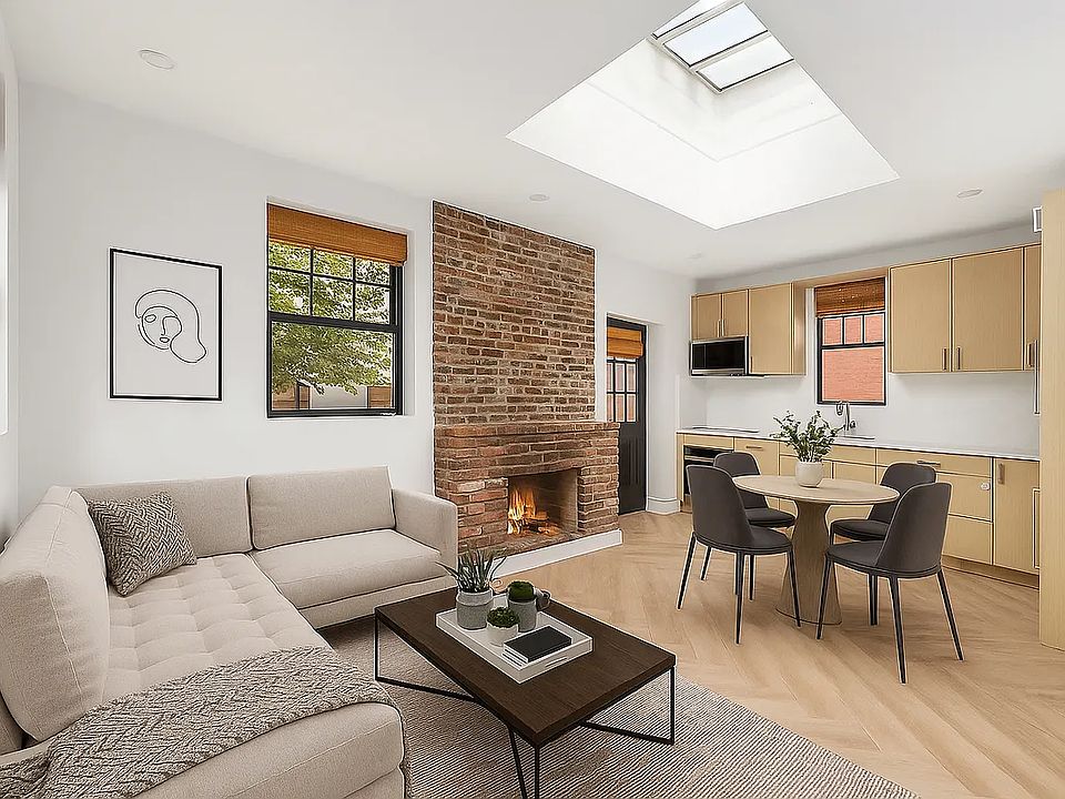 1st image of 20 Aitken Pl