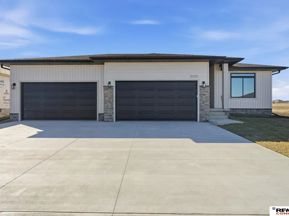 10325 S 77th St, Lincoln, NE 68526