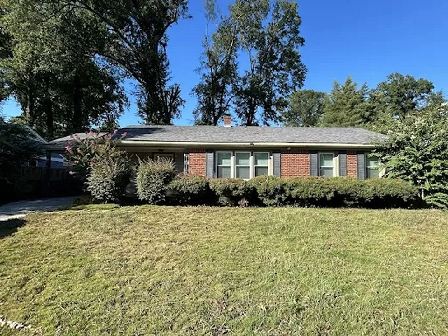 Welcome to 4618 Willow Road! — Photo 1
