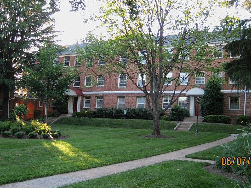 1st image of 2605 Arlington Blvd #46