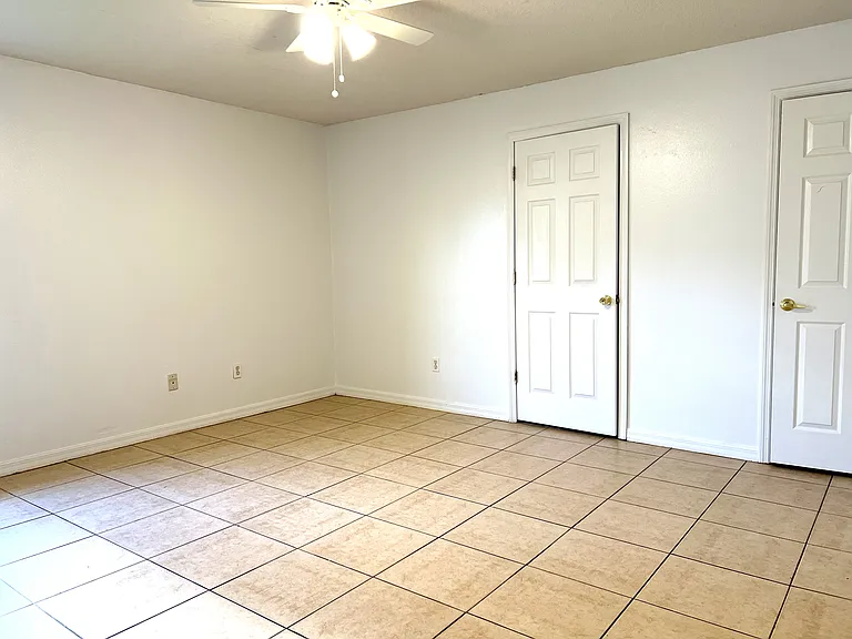 16 Pine Hurst Ln #A — Photo 2