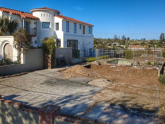 3rd image of 1028 Chautauqua Blvd