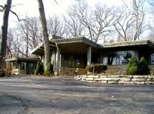 S33W26950 Hawthorne Hollow Dr, Waukesha, WI 53189