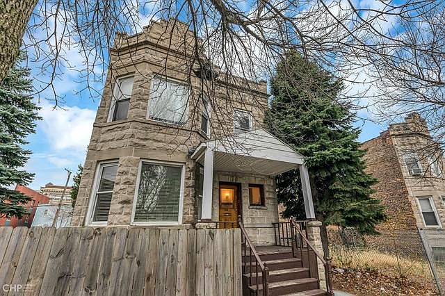 1st image of 616 N Kedzie Ave