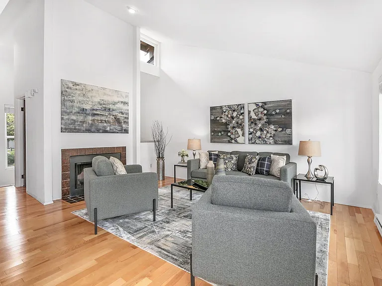 14647 NE 35th St #24 — Photo 3