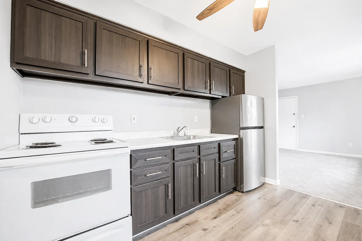 2601 N Jefferson St — Photo 2