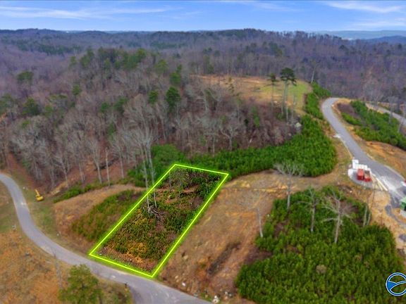 4th image of 77 Creek Cir