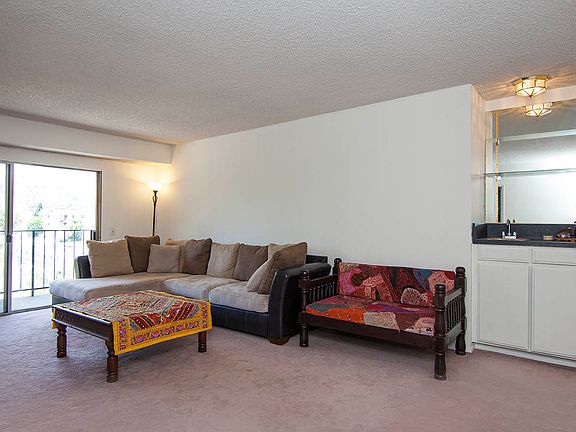 4th image of 620 N Kenwood St Unit 310