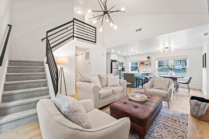 3rd image of 4 Arrow Wood Place
