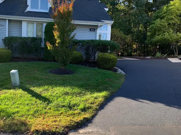 804 Champlain Dr, Voorhees, NJ 08043