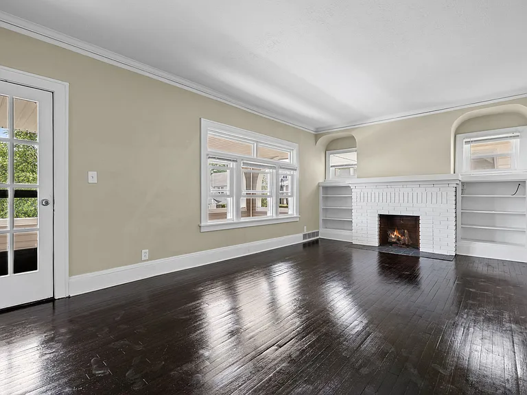 1600 Victoria Ave #UP — Photo 5