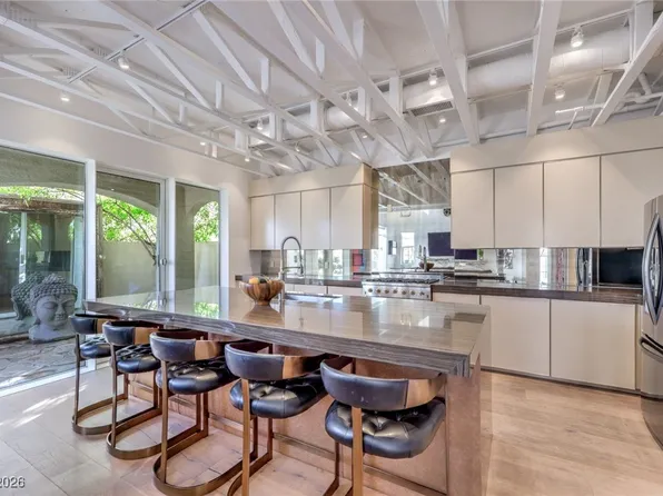 952 Coatbridge St, Las Vegas, NV 89145