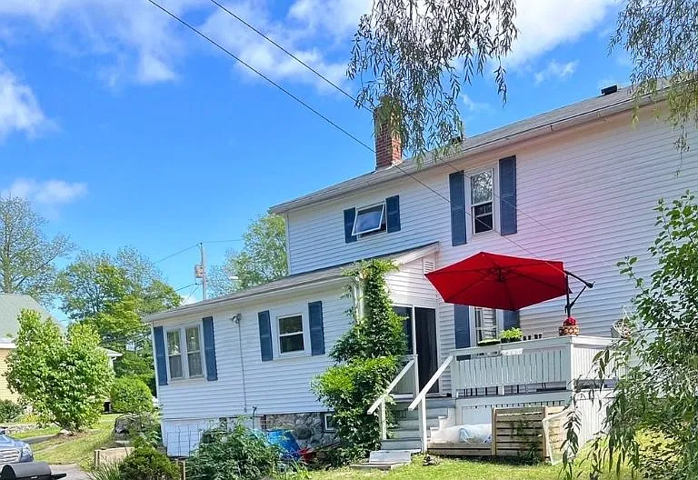 62 Oak St — Photo 16