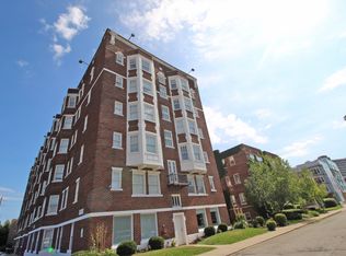 230 E 9th St APT 213, Indianapolis, IN