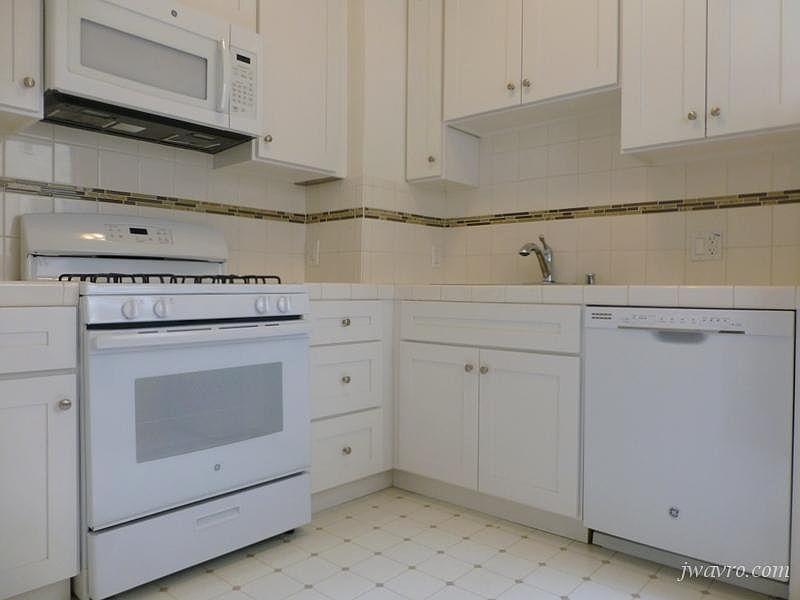 1st image of 1590 Sacramento St #28