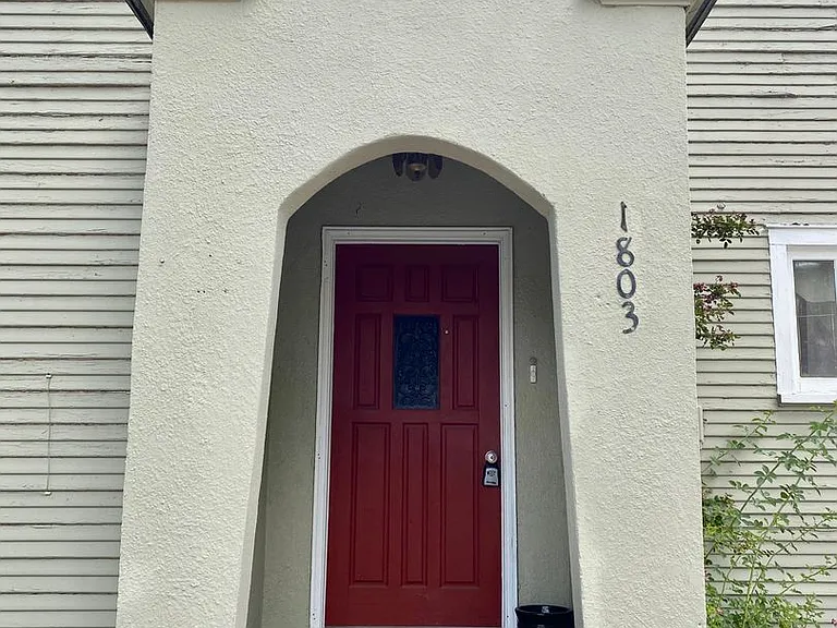1803 Siskiyou St — Photo 21