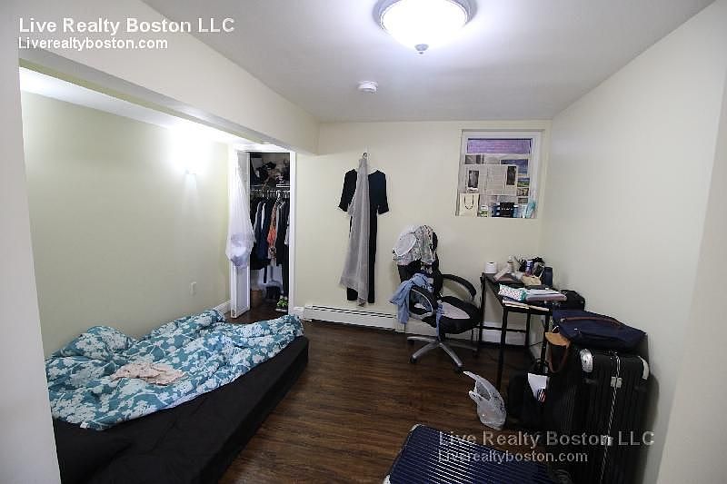 2nd image of 69 Chiswick Rd APT 5R