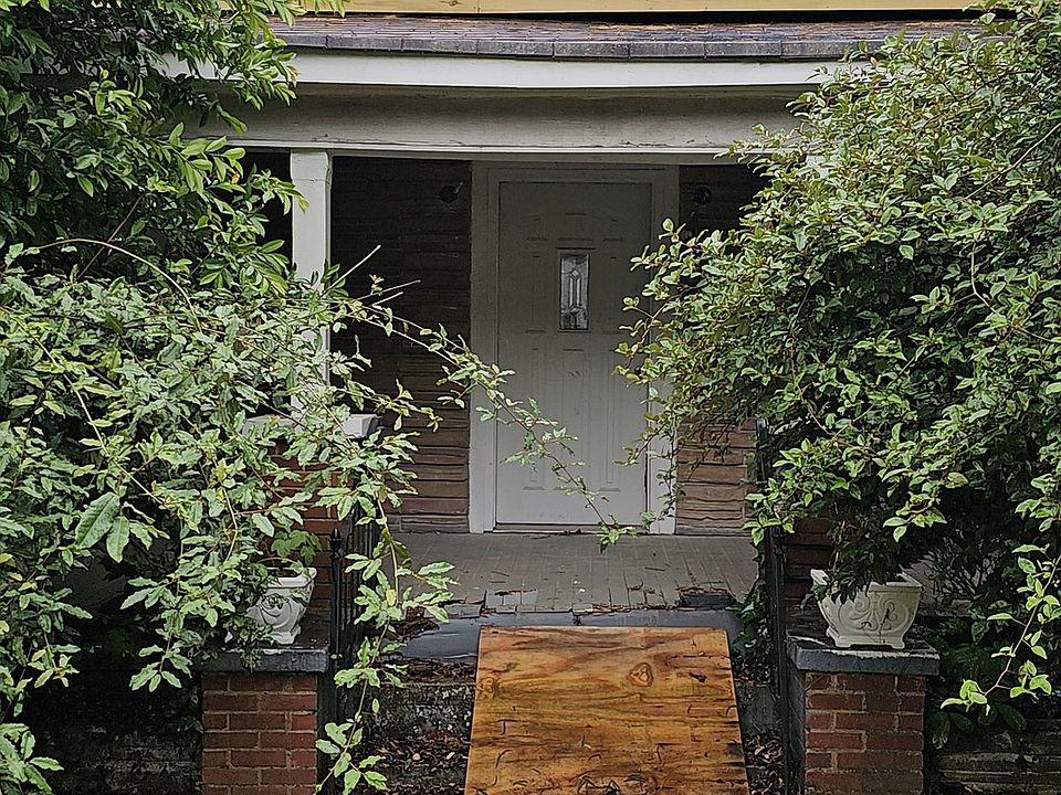1st image of 131 North Ave