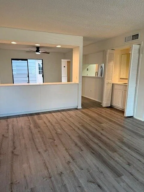 3 bed, 2.5 bath, 1844 sqft, $1,850 — Photo 4