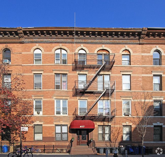 2nd image of 417 15th St APT D3
