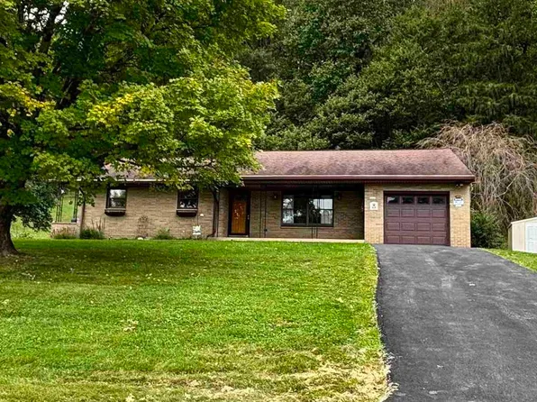 717 Maple Ave, Philippi, WV 26416