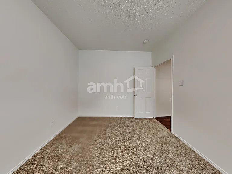 609 Crystal Brook Dr — Photo 14