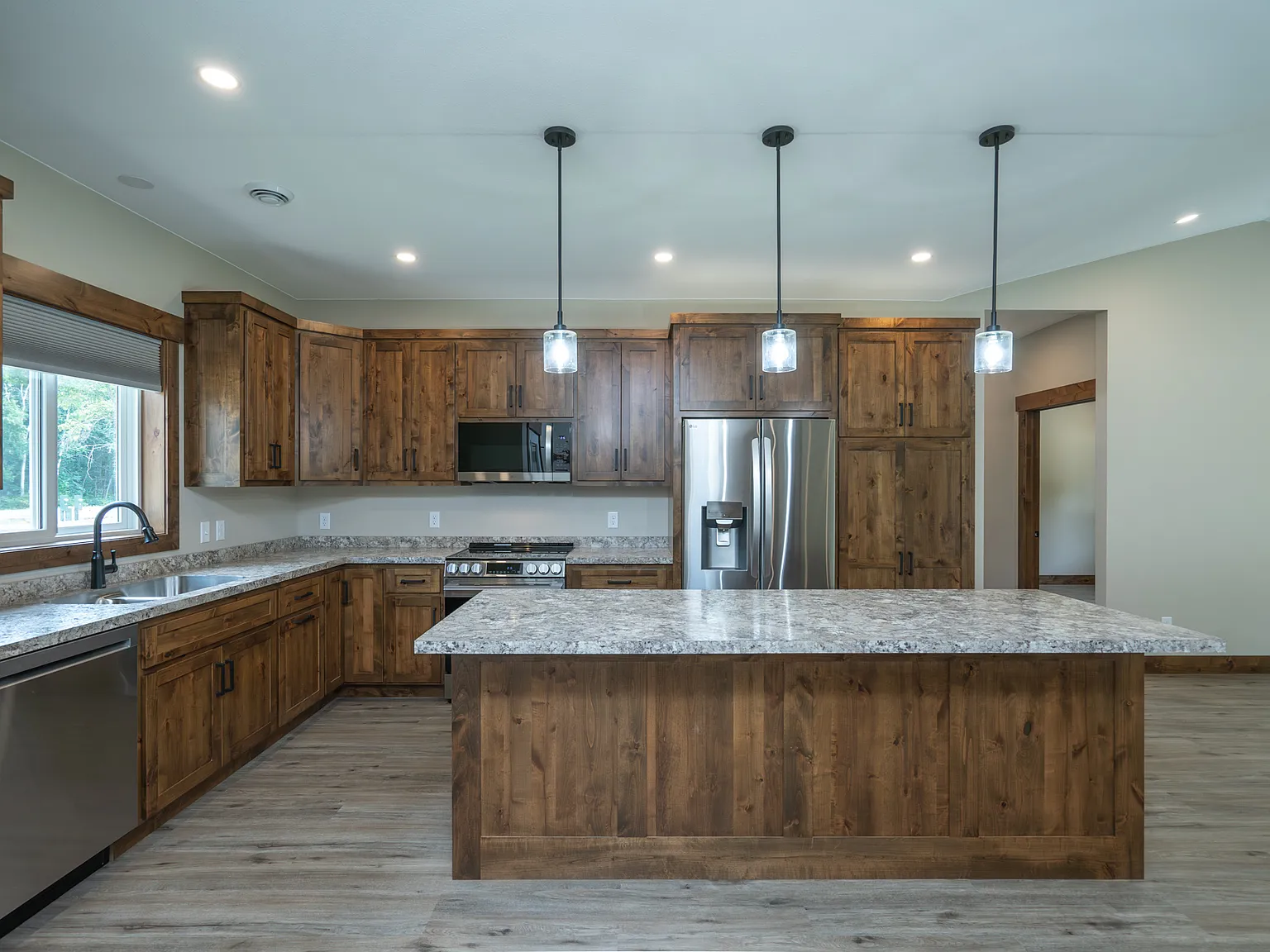 3 bed, 1800 sqft, $2,899 — Photo 2