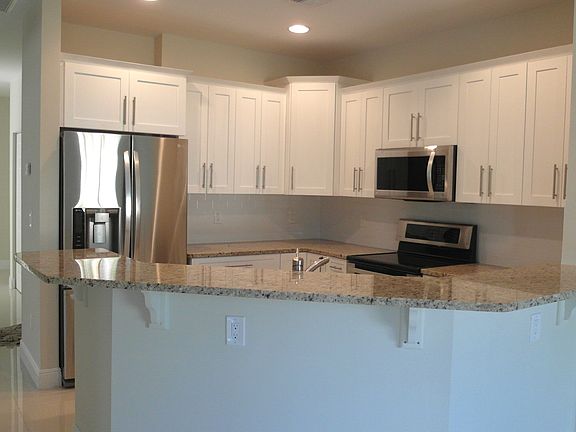 4th image of 1950 Dolphin Cir