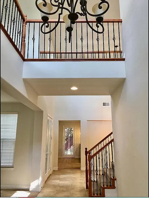 4 bed, 3347 sqft, $3,400 — Photo 3