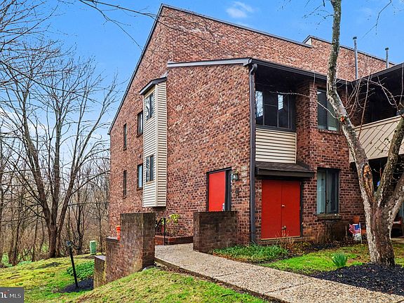 3rd image of 910 Mountainview Dr #910