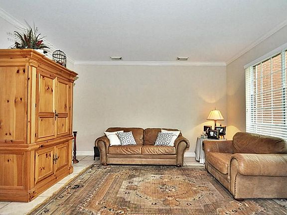 5th image of 4018 Lyndhurst Pl