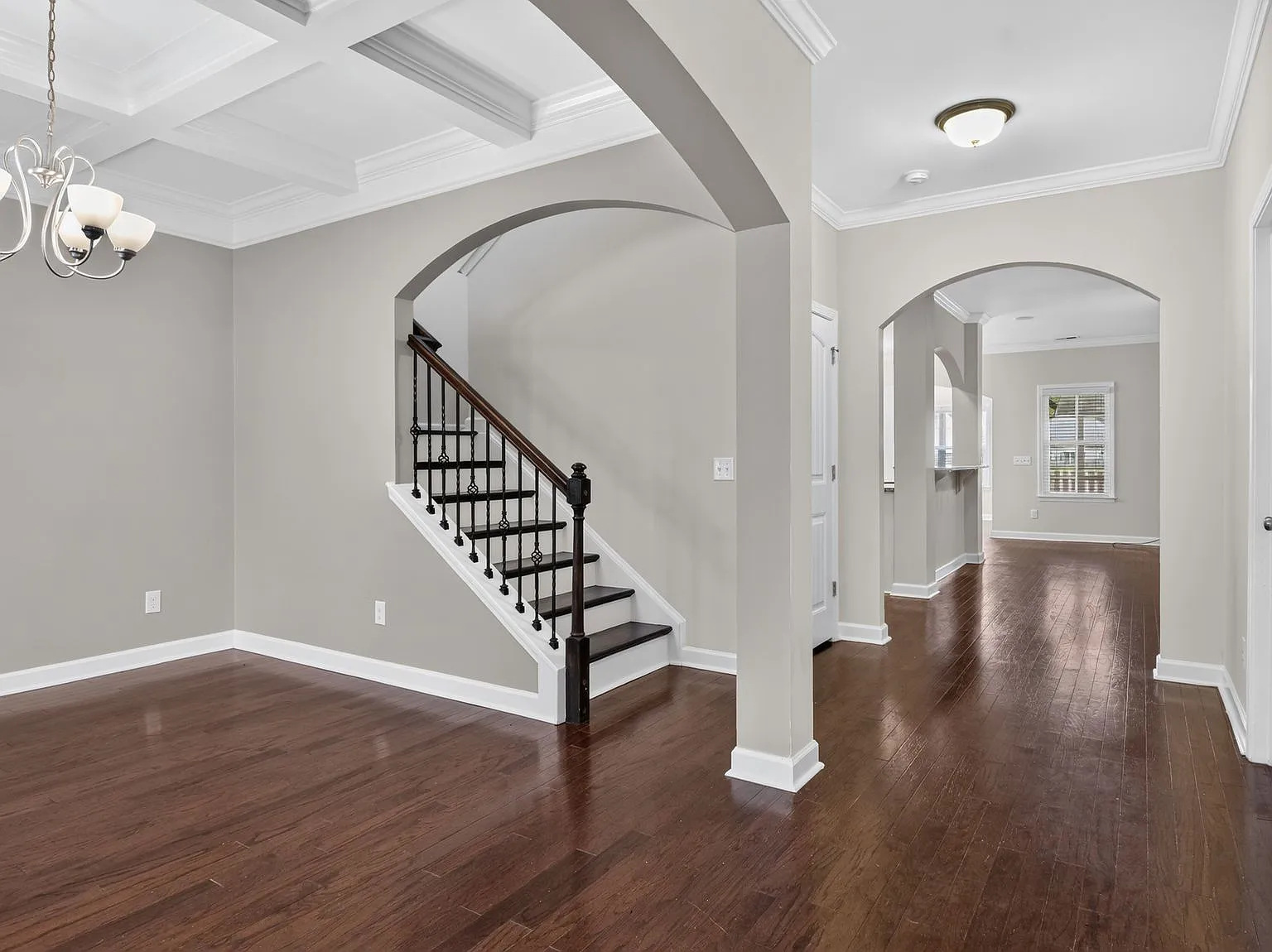 5 bed, 3100 sqft, $2,950 — Photo 2
