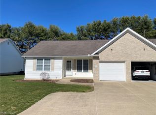 313 Abby Ln, Hartville, OH
