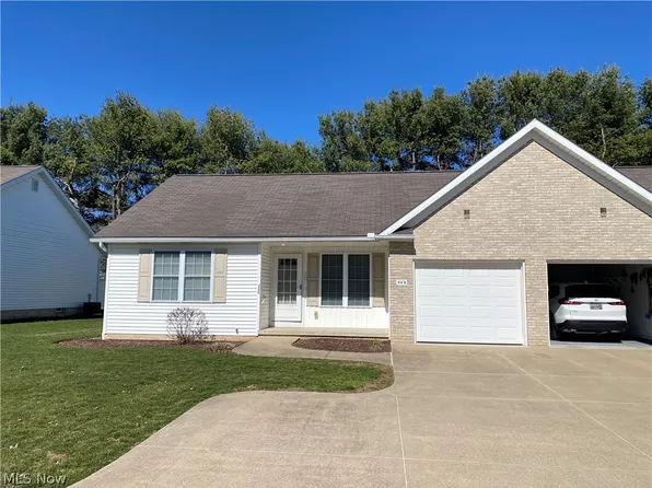 313 Abby Ln, Hartville, OH 44632