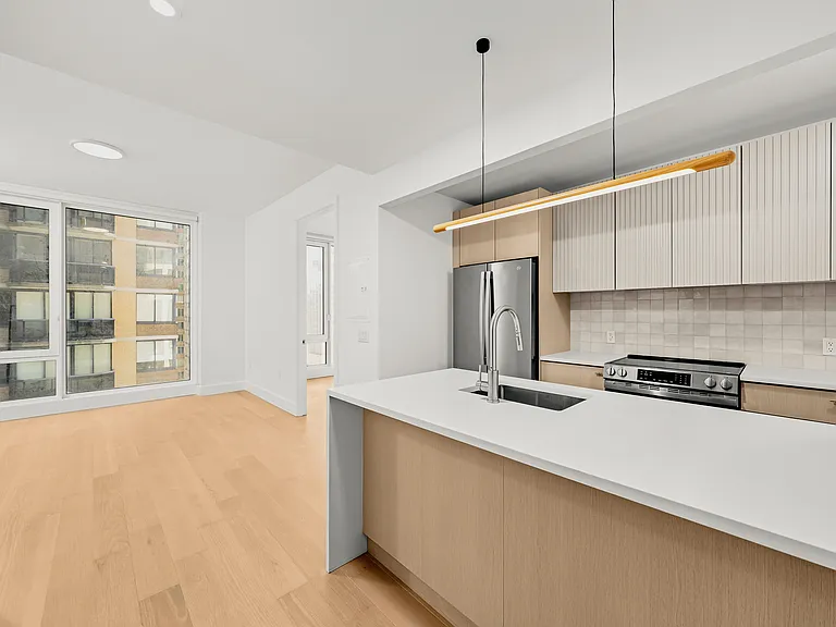 250 W 49th St #52103 — Photo 4