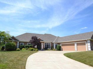 1316 S Fox Den Blvd, New Palestine, IN 46163
