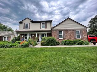 445 Lakes Edge Dr, Oxford, MI