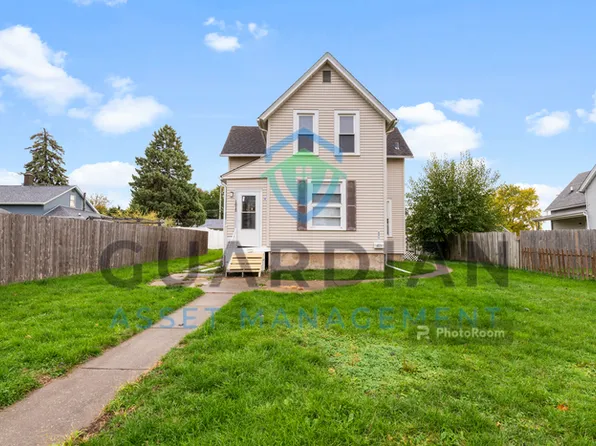 1615 W 14th St, Davenport, IA 52804
