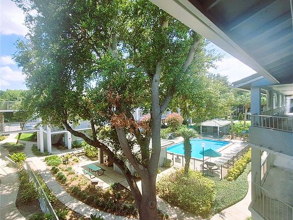 3rd image of 136 BLUE POINTE WAY #350