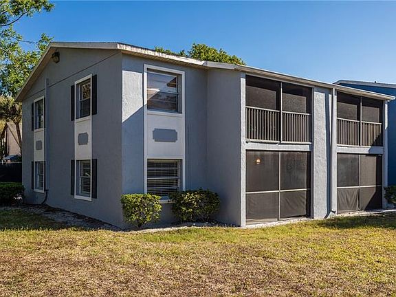 3rd image of 2555 N Alafaya Trl APT 107