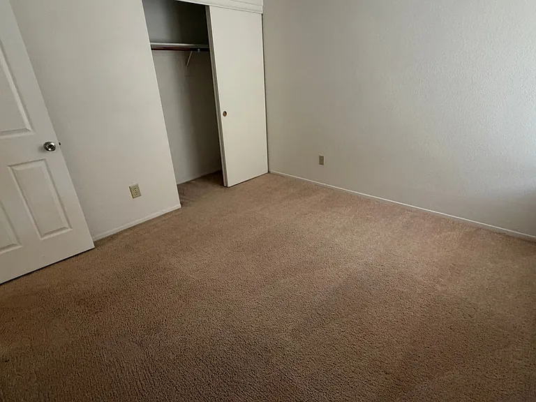 1328 Maplegrove Cir — Photo 34