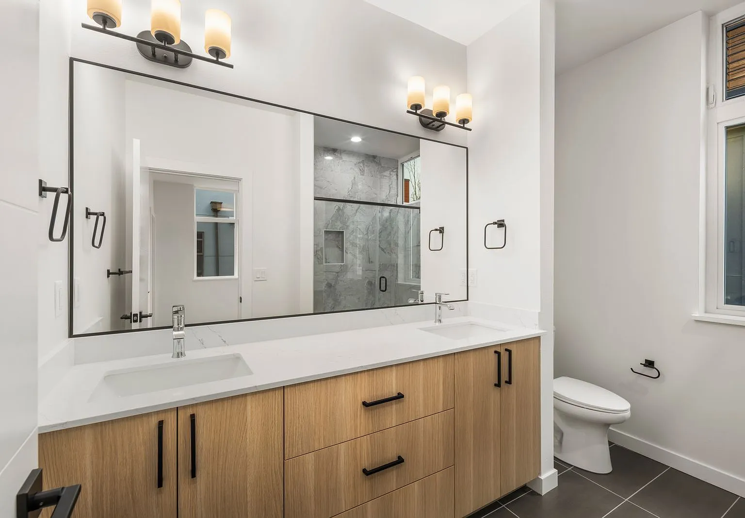 3 bed, 1420 sqft, $3,100 — Photo 4