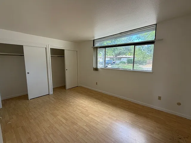 807 Radcliffe Dr — Photo 6