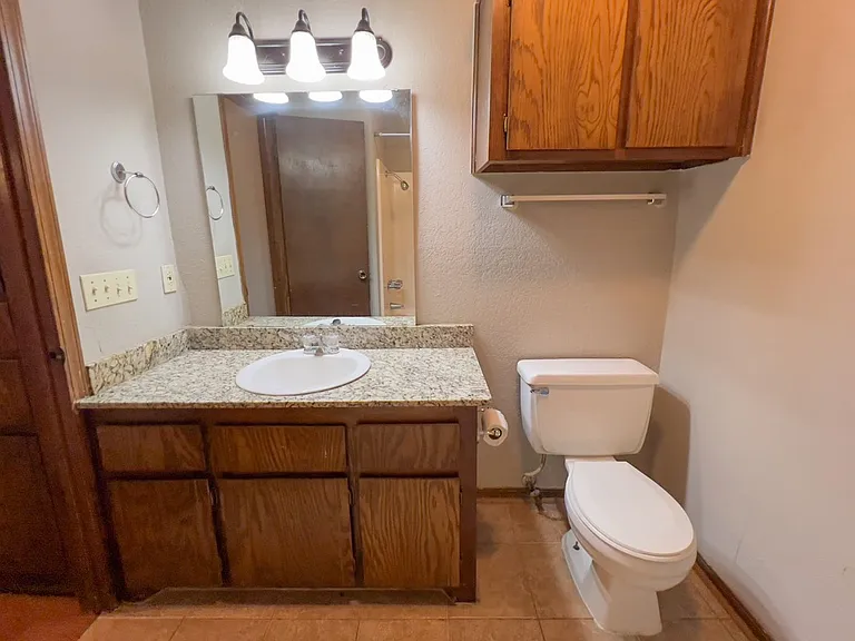 1303 N Fretz Ave — Photo 19