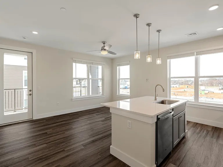 The Pointe at Overlook — Photo 57