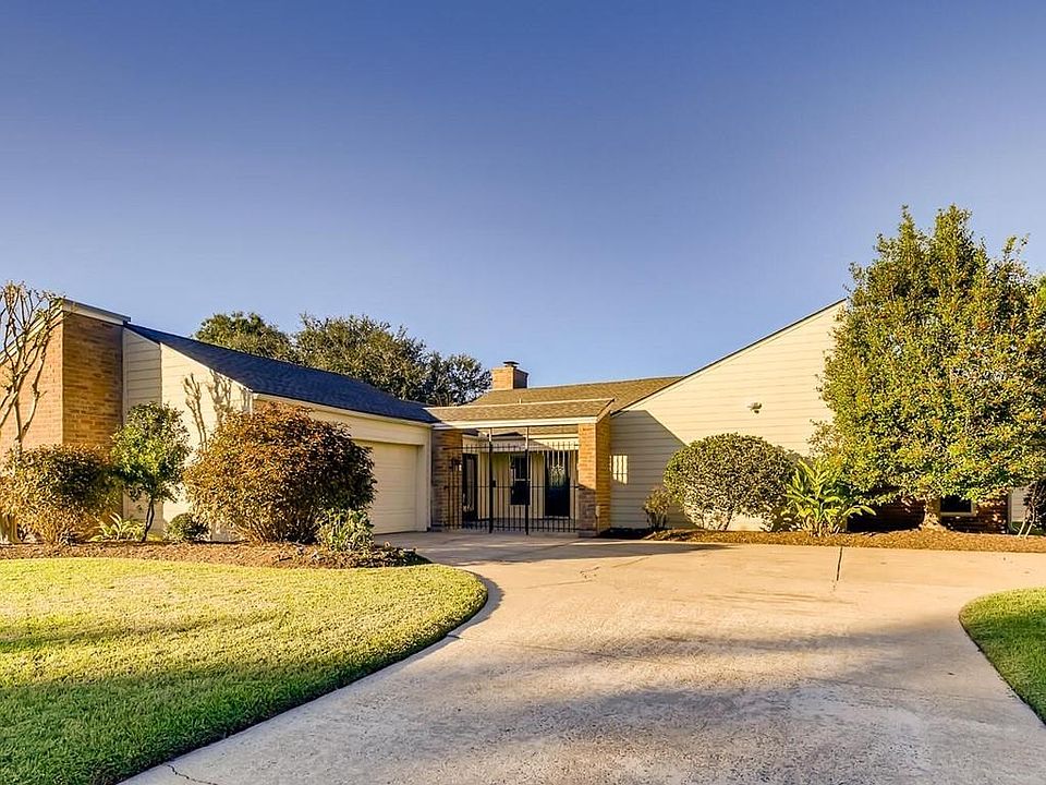 1st image of 2118 Masters Ln