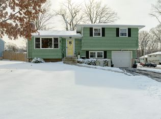 5 Pine Tree Rdg, Meriden, CT 06450