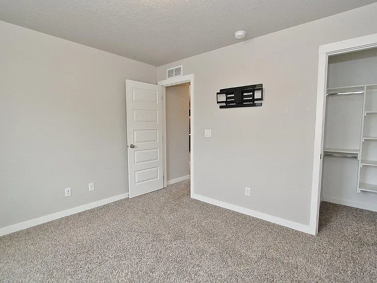 302 Rio Grande Ct — Photo 17